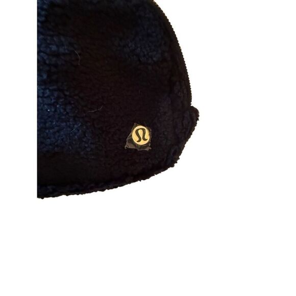 Lululemon Womens Black Zip Closure Peloton Sherpa Adjustable Strap Crossbody Bag - Picture 15 of 15